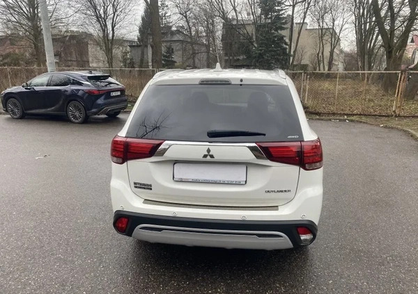 Mitsubishi Outlander cena 116500 przebieg: 20000, rok produkcji 2019 z Warszawa małe 562